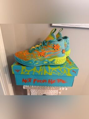 LAMELO BALL Scooby Doo Basketball Shoes - Size 4